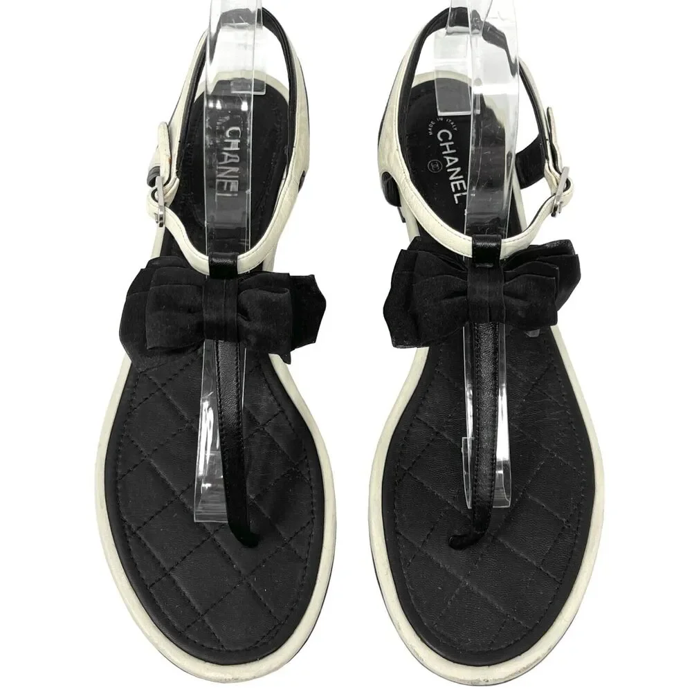 CHANEL White & Black Quilted Bow‎ Flat Sandals – Size 41.5